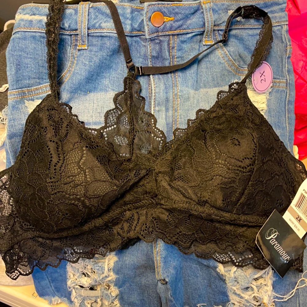 Black, lace bralette 2X